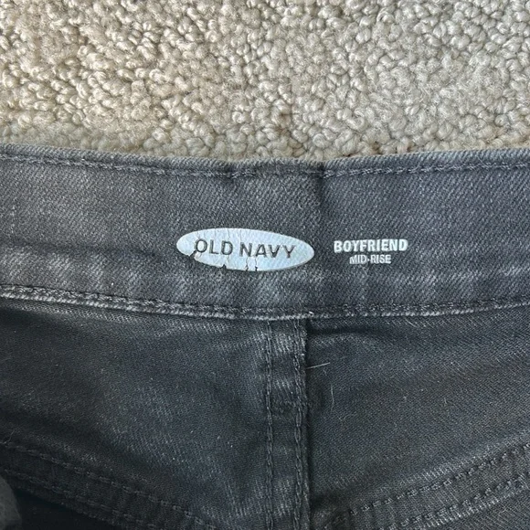 Old Navy Distressed Mid-Rise Boyfriend Jean Shorts Stretch Denim Black SZ 2 EUC - Picture 6 of 8